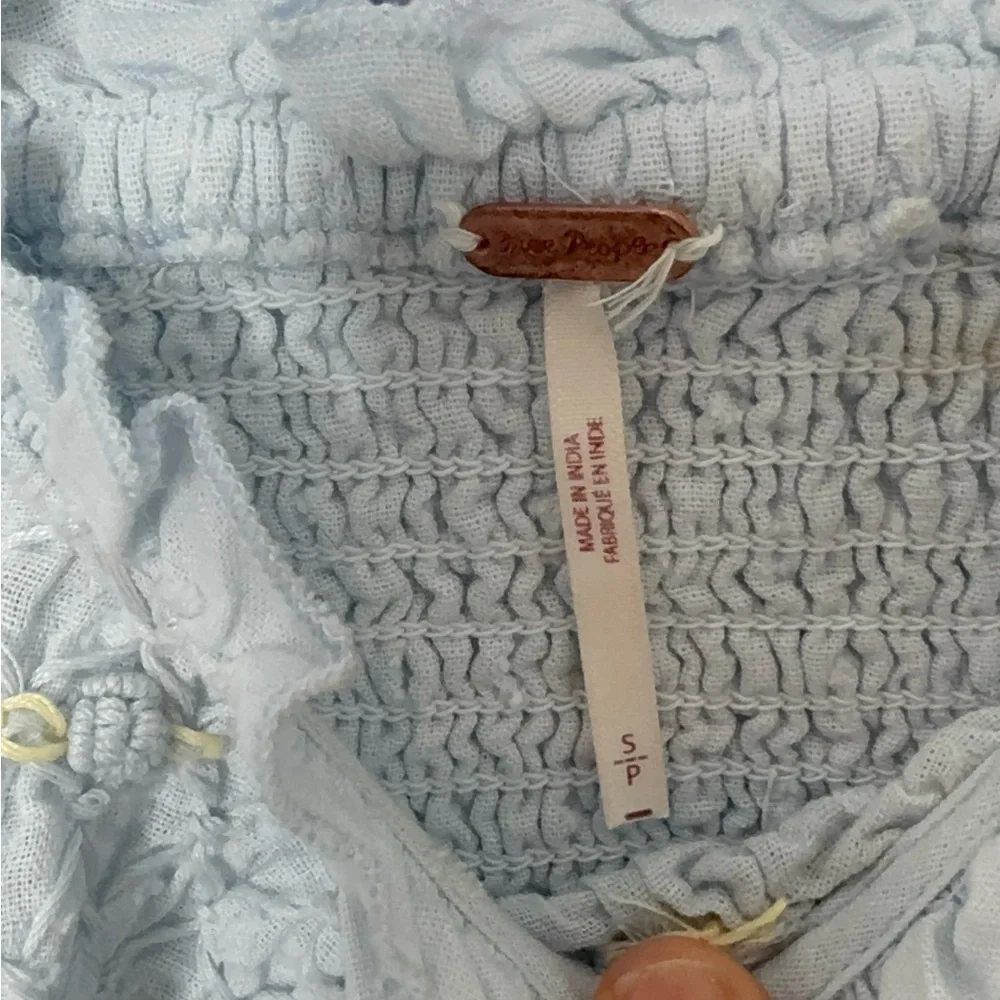 Free People Cecelia Puff Sleeve Smocked embroidered Rosette Top S light blue - Picture 6 of 6